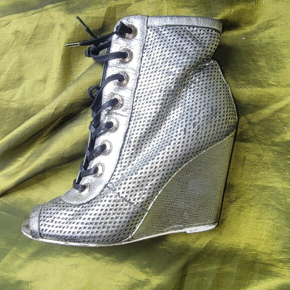 CHANEL Metallic Silver Lace Up Peep-Toe Booties Boots Size 36 SPRING 2008 RTW - Picture 8 of 14
